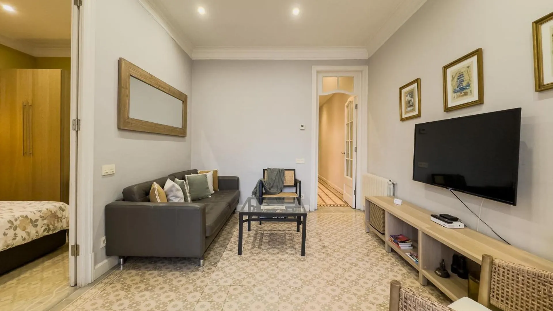 Novus Homes Barcelona Eixample アパート